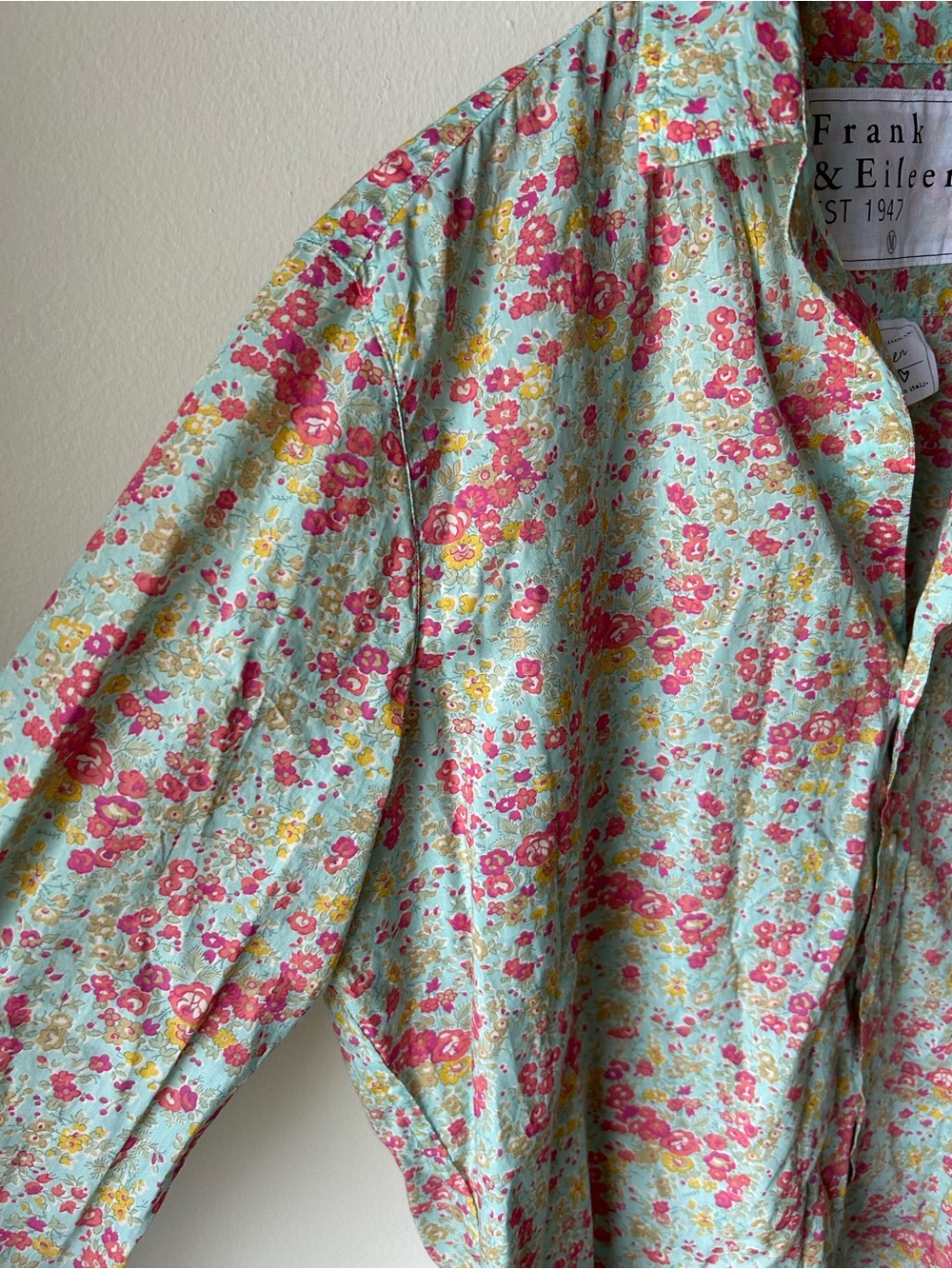 FRANK & EILEEN Eileen Aqua Floral Italian Cotton Button Down Shirt Size Medium - Picture 5 of 8